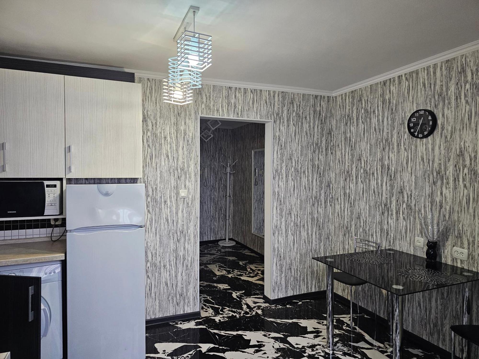 Black And White Apartment 基希讷乌 外观 照片