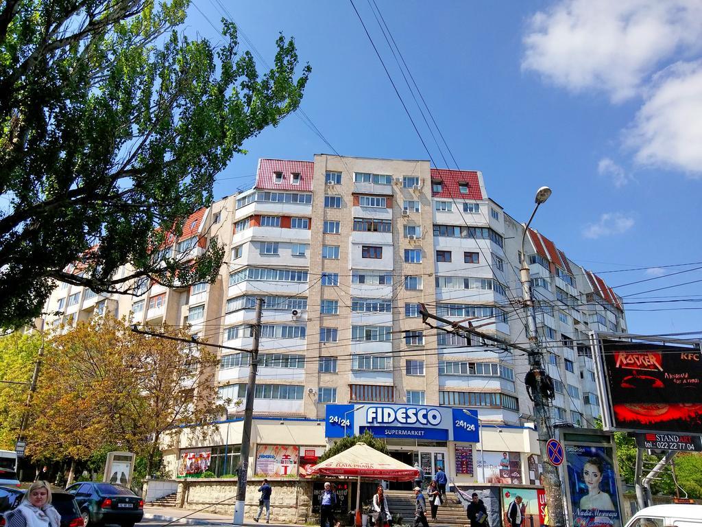 Black And White Apartment 基希讷乌 外观 照片